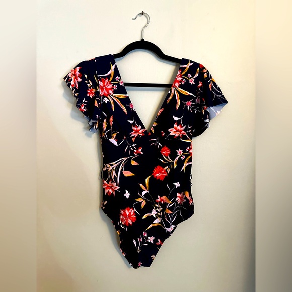 Cupshe NWT Women's M Tropical Floral V Neck Ruffle One Piece Bathing Suit - Picture 10 of 11